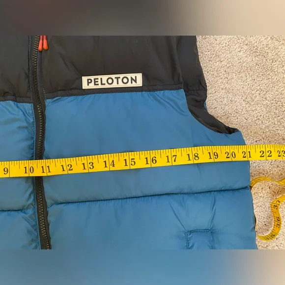 Peloton puffer vest size medium - Picture 5 of 6